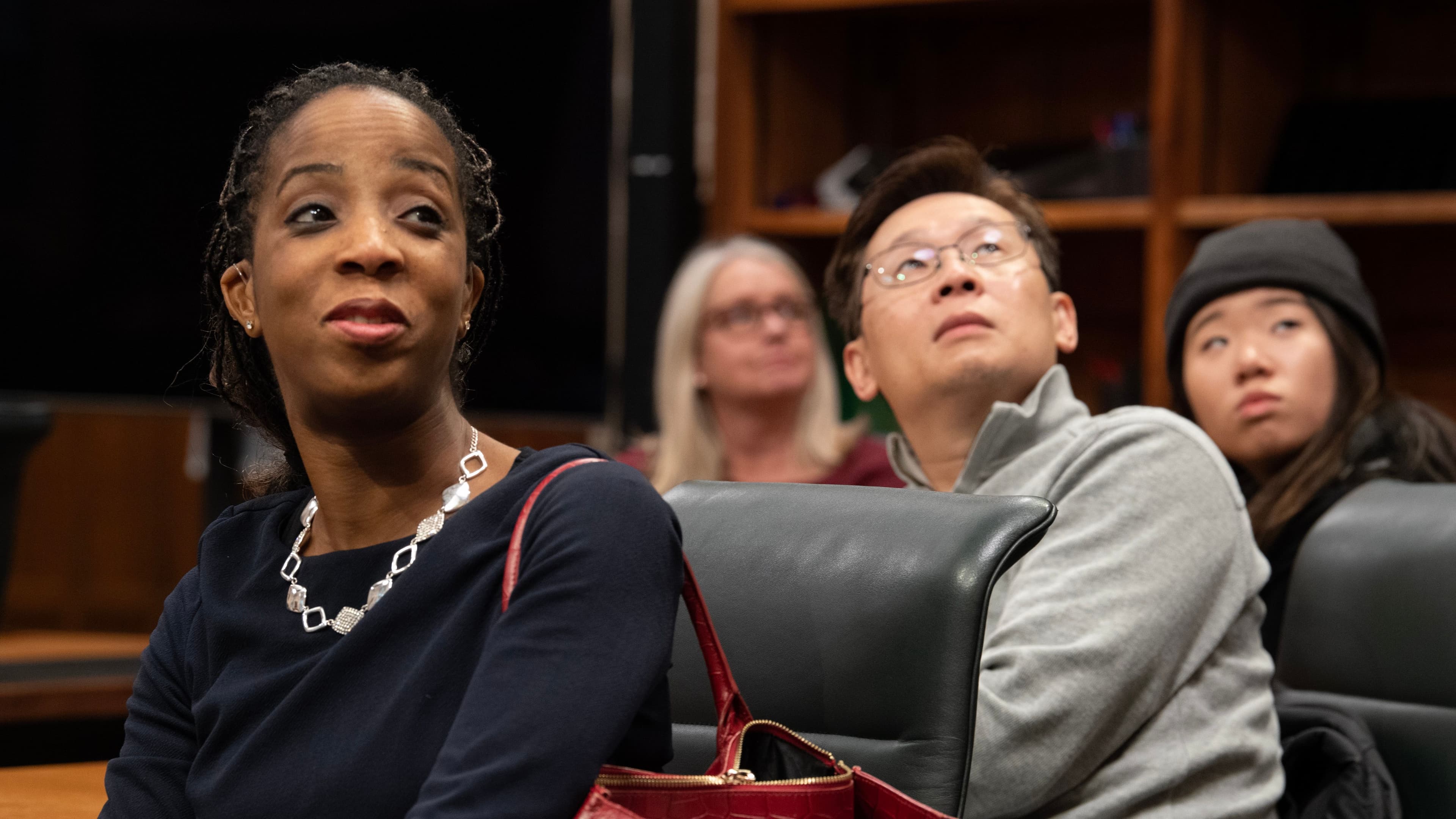 People_sitting_in_a_courtroom_on_a_tour_f65def0160.jpg